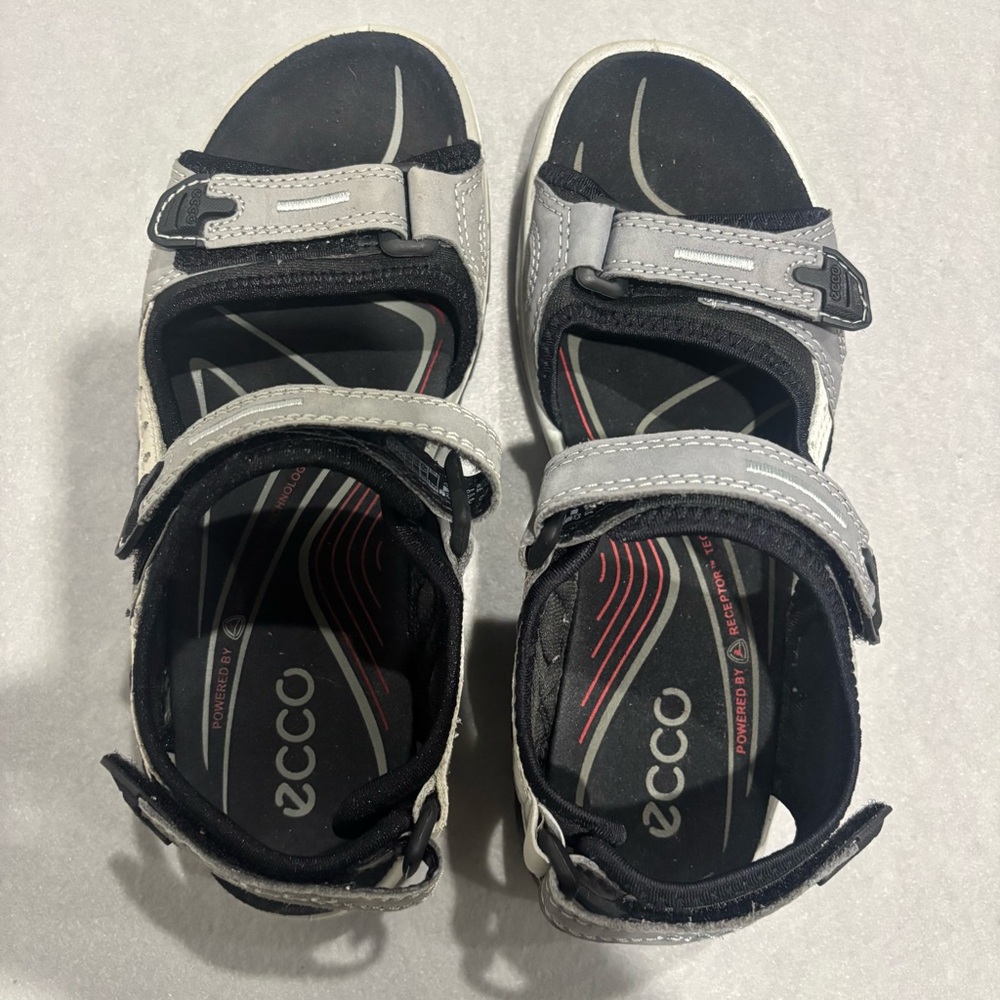 Ecco Gray and Black Sandals with Contoured Footbed.  Great condition! - Picture 3 of 8